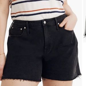 Madewell | Curvy High Rise Black Denim shorts | 25
